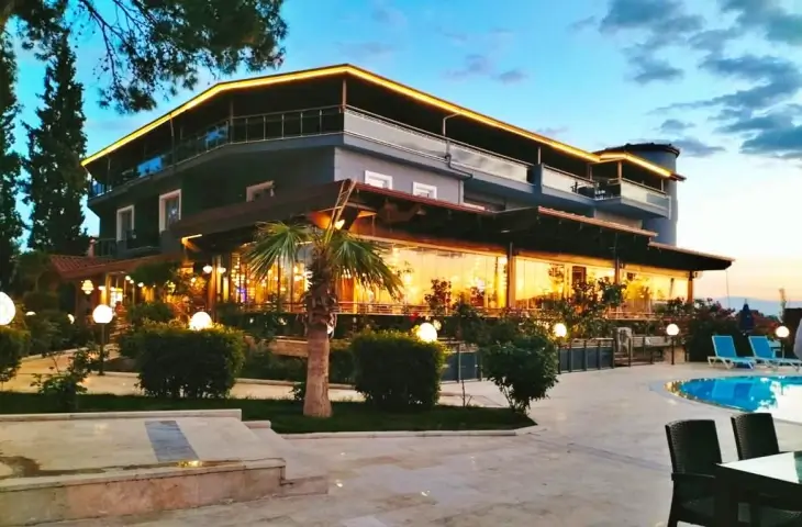 Pamukkale merkezde travertenlere yakın konumda bulunan White Heaven Hotel